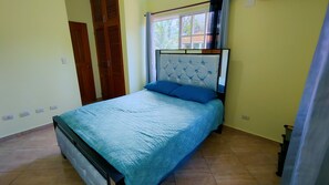 2 dormitorios, caja fuerte, tabla de planchar con plancha y wifi gratis