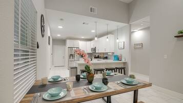 Rumah (3 Bedrooms) | Bagian depan properti