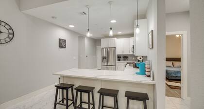 Gated Houston Home w/ Large Yard: 4 Mi to Downtown