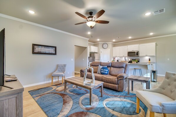 House (3 Bedrooms) | Interior