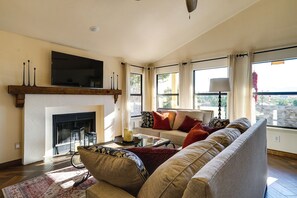 House (3 Bedrooms) | Interior - Las Cruces Vacation Rental With Mountain Views! (Las Cruces)