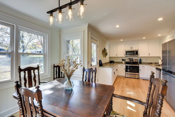 House (3 Bedrooms) | Interior