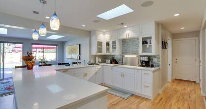 Private Hot Tub & Sauna: Saulsbury Guest House