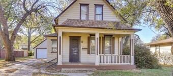 3 Mi to Golf - Beatrice Vacation Home!