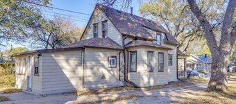 3 Mi to Golf - Beatrice Vacation Home!