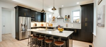 Family-friendly Hatfield Home: 3 Mi to Downtown!