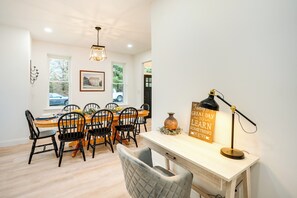 House (4 Bedrooms) | Interior - Family-friendly Hatfield Home: 3 Mi to Downtown! (Hatfield)
