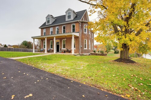 Family-friendly Hatfield Home: 3 Mi to Downtown!