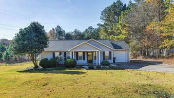 House (2 Bedrooms) | Front of property