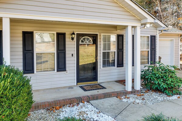 House (2 Bedrooms) | Interior