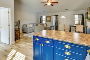 House (2 Bedrooms) | Interior