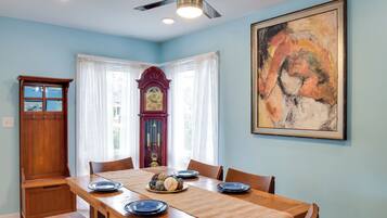 Cottage (2 Bedrooms) | Interior