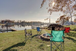 House (2 Bedrooms) | Interior - Lakefront Getaway in Leesburg w/ Dock + Kayaks! (Leesburg)