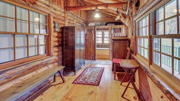 Rumah (2 Bedrooms) | Interior