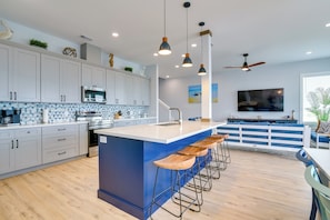 House (5 Bedrooms) | Interior