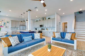 House (5 Bedrooms) | Interior