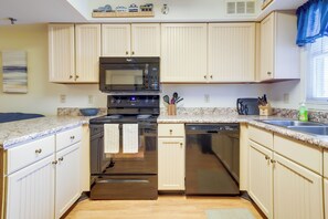 Interior - Walk to Ocean City Beach: Condo w/ Rooftop Deck (Ocean City)