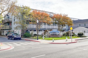 Interior - Walk to Ocean City Beach: Condo w/ Rooftop Deck (Ocean City)