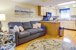 Interior - Walk to Ocean City Beach: Condo w/ Rooftop Deck (Ocean City)