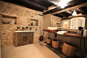 Asciugacapelli, asciugamani, carta igienica