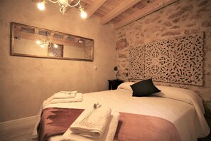 2 slaapkamers, een strijkplank/strijkijzer, wifi, beddengoed