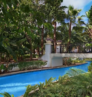 Pool - Beautiful property with lazy River. Close to Disney parks. Beautiful grounds (Orlando)