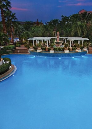Pool - Beautiful property with lazy River. Close to Disney parks. Beautiful grounds (Orlando)