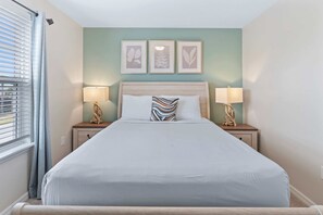 5 bedrooms, desk, iron/ironing board, travel cot
