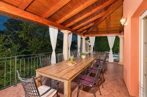 Outdoor dining - Villa Sole by Villsy (Opatija)