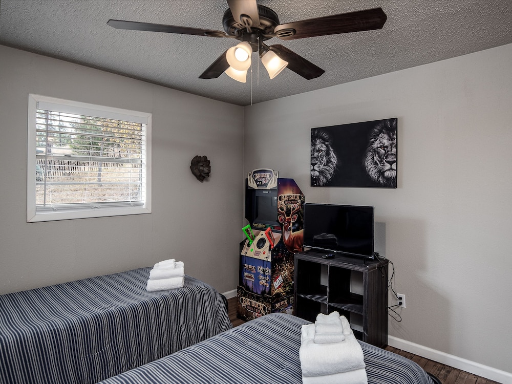 Modern Twist PetFriendly Cabin + Serene Balcony Views Ruidoso Vrbo