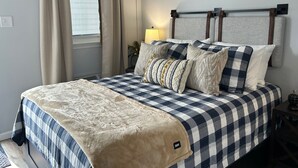 Single Room | Premium bedding, memory foam beds, WiFi (free), individually decorated