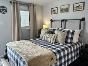 أغطية فراش متميزة وأسرّة بإسفنج يتكيف مع شكل الجسم