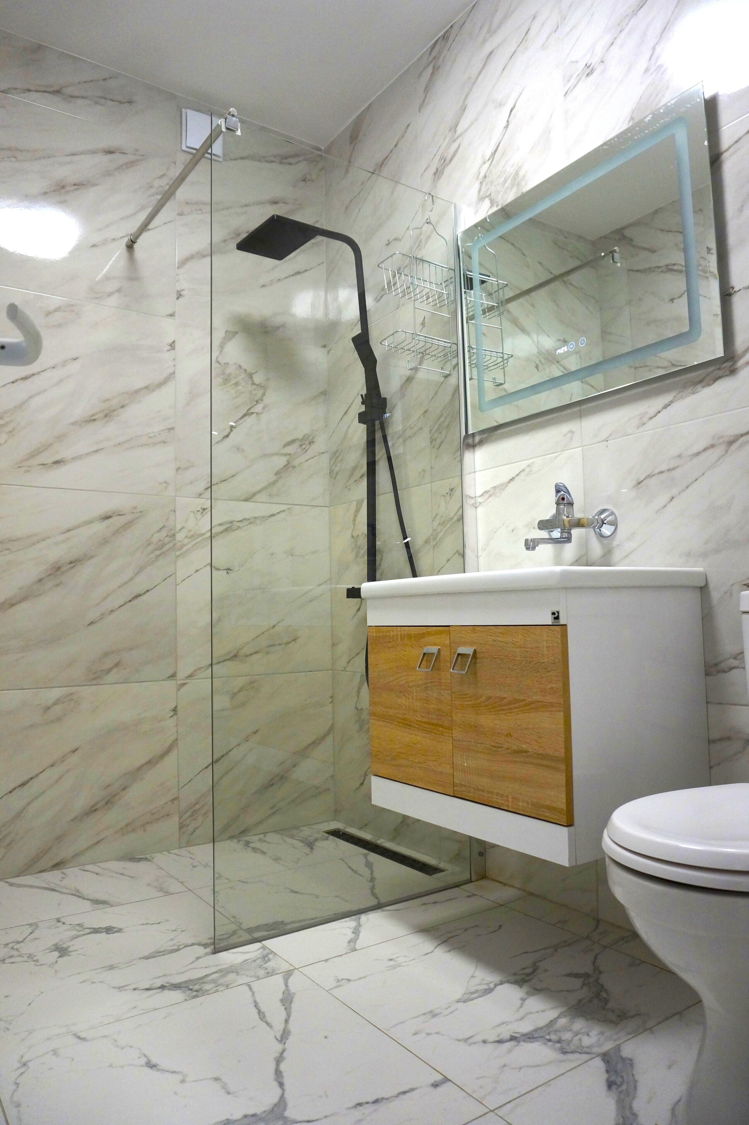 Serviettes fournies, savon, papier toilette