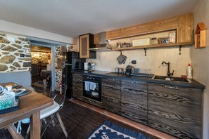 Refrigerador, horno, placa de cocina, lavavajillas