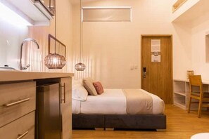 1 bedroom, in-room safe, desk, iron/ironing board