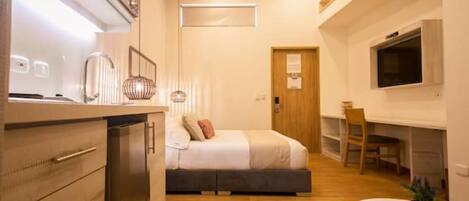 1 bedroom, in-room safe, desk, iron/ironing board