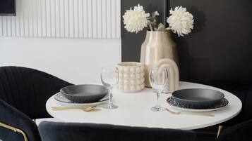 Cots/infant beds, free WiFi, bed sheets