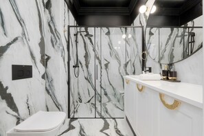 Douche, serviettes fournies