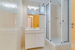 2 chambres, accès au Wi-Fi (inclus)