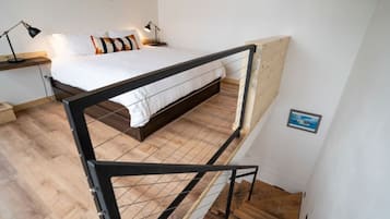 1 bedroom, desk, iron/ironing board, travel cot