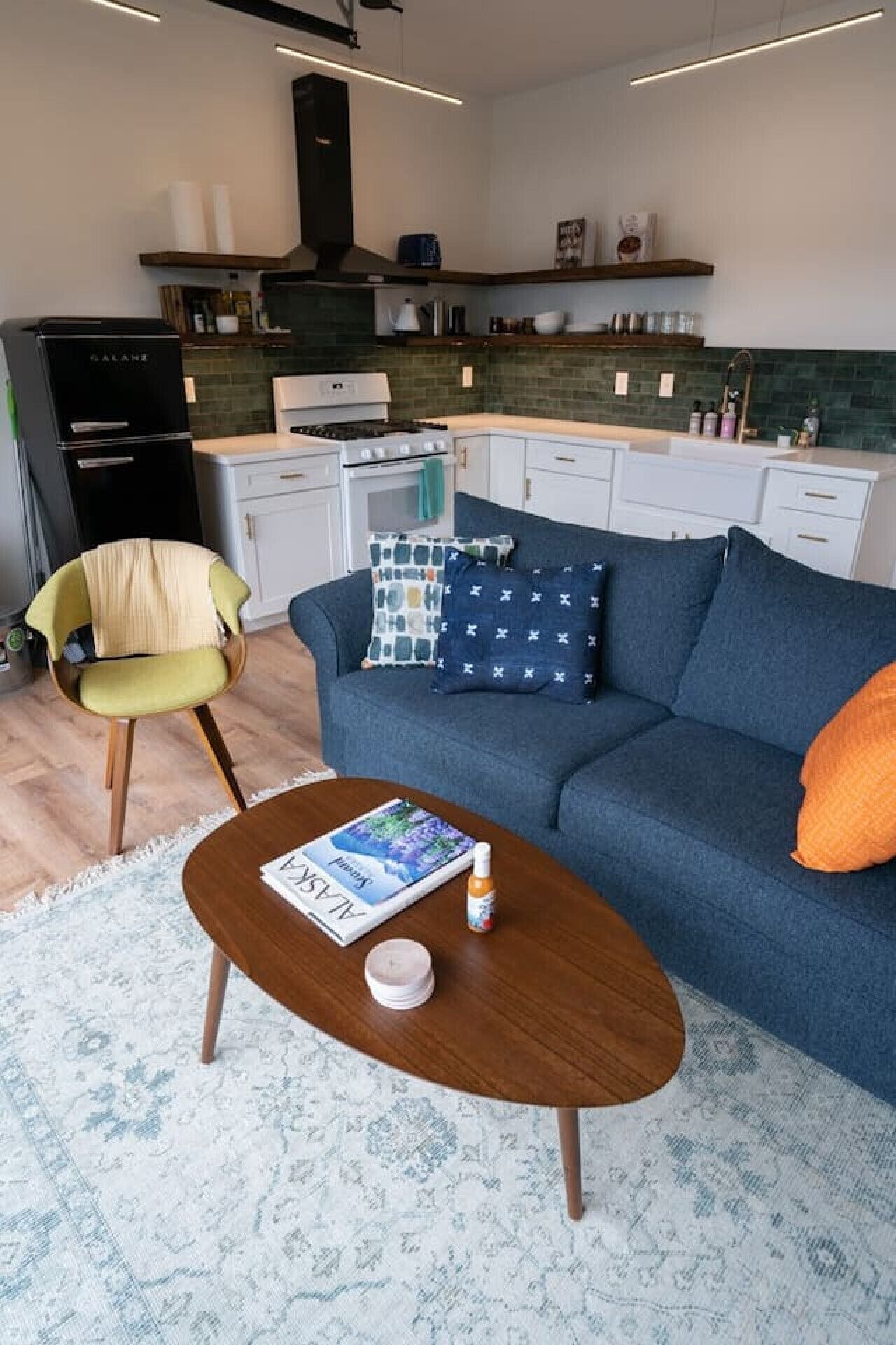Fireplace, books, stereo