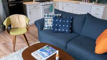 Fireplace, books, stereo