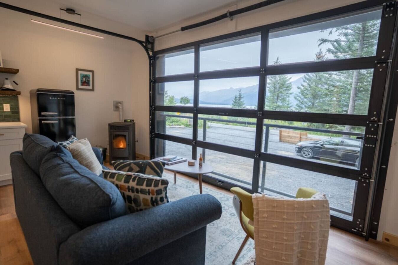 Fireplace, books, stereo