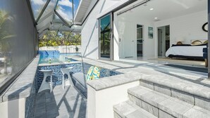 Pool - Kayaks, Boat Dock, Heated Pool & Spa, Outside Kitchen, Tiki Hut - Villa Pedro - Roelens Vacations (Cape Coral)