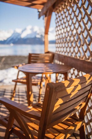 Outdoor dining - Rustic Roots Seaside Blush Cabin (ADA) (Seward)