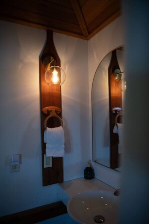 Umweltfreundliche Kosmetikartikel, Haartrockner, Handtücher