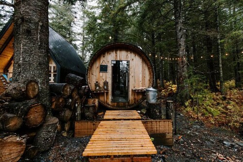Salted Roots Purple Door Cottage with Ocean Views