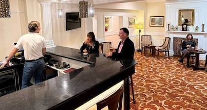 Royal Swan Ashley Manor