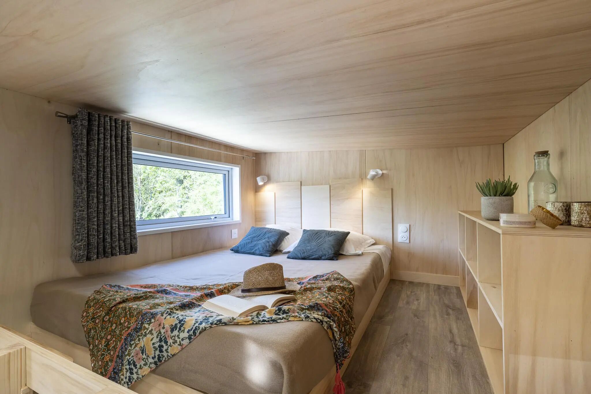 2 bedrooms, individually furnished, iron/ironing board, bed sheets