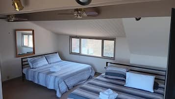 4 habitaciones, tabla de planchar con plancha, wifi y ropa de cama